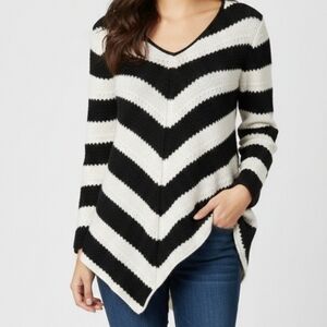 [NYGARD] Knitted Diagonal Handkerchief Black & White Long Sleeve Sweater SM